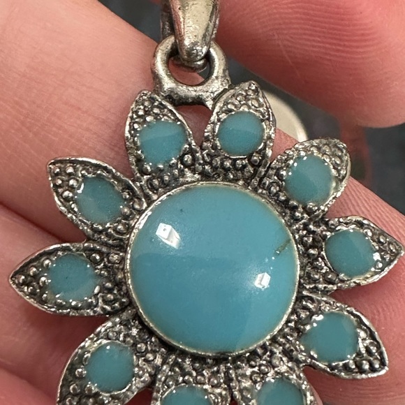 ENAMEL and metal flower pendant GUC - Picture 5 of 7